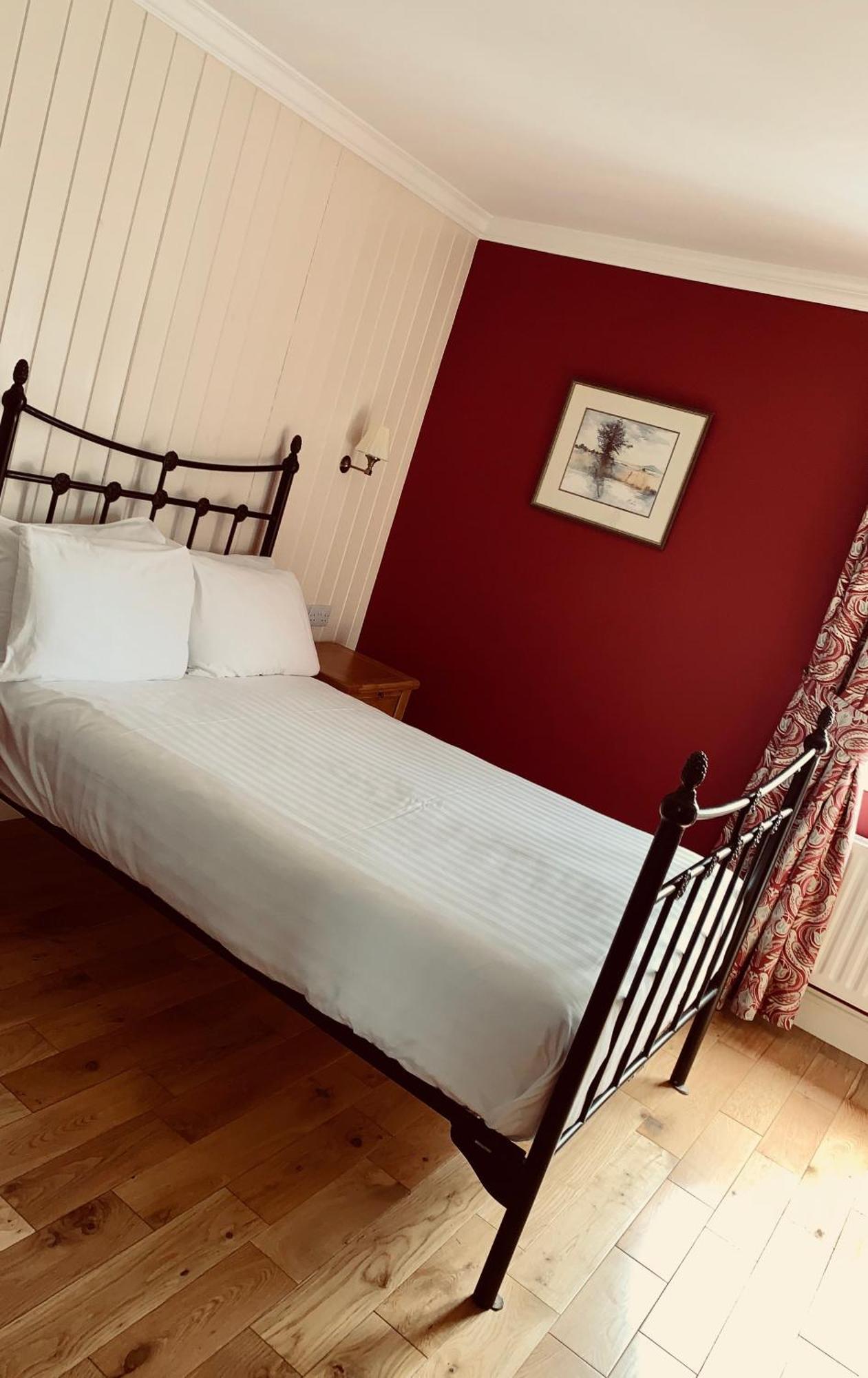 The Highlands Hotel Glenties Δωμάτιο φωτογραφία